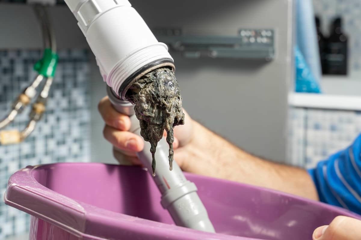 Tıkalı lavabo gideri açma